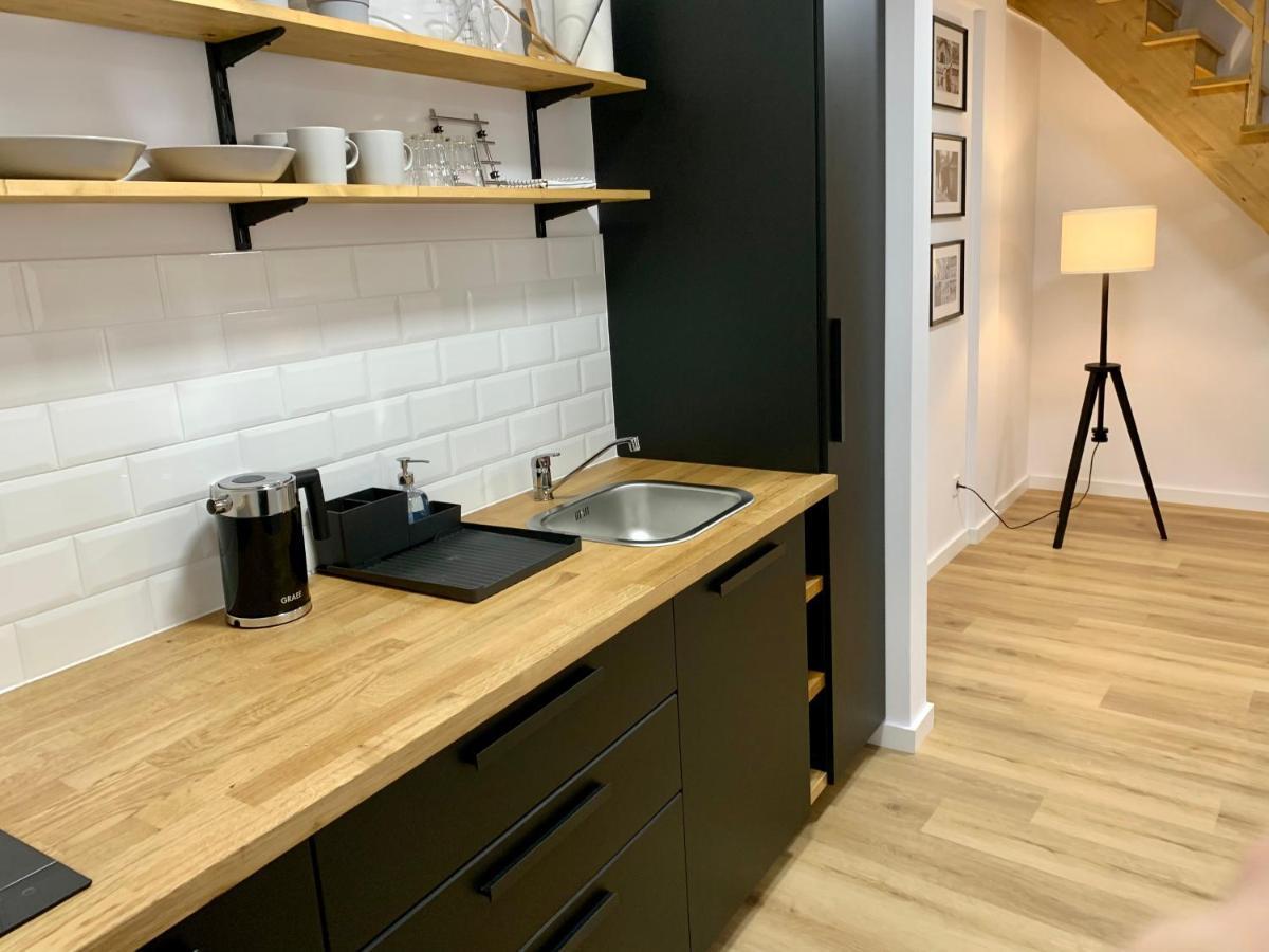 Hotel, Apartament Pod Zlotym Lwem W Samym Centrum Miasta Z Darmowym Parkingiem VII Клодзко Экстерьер фото