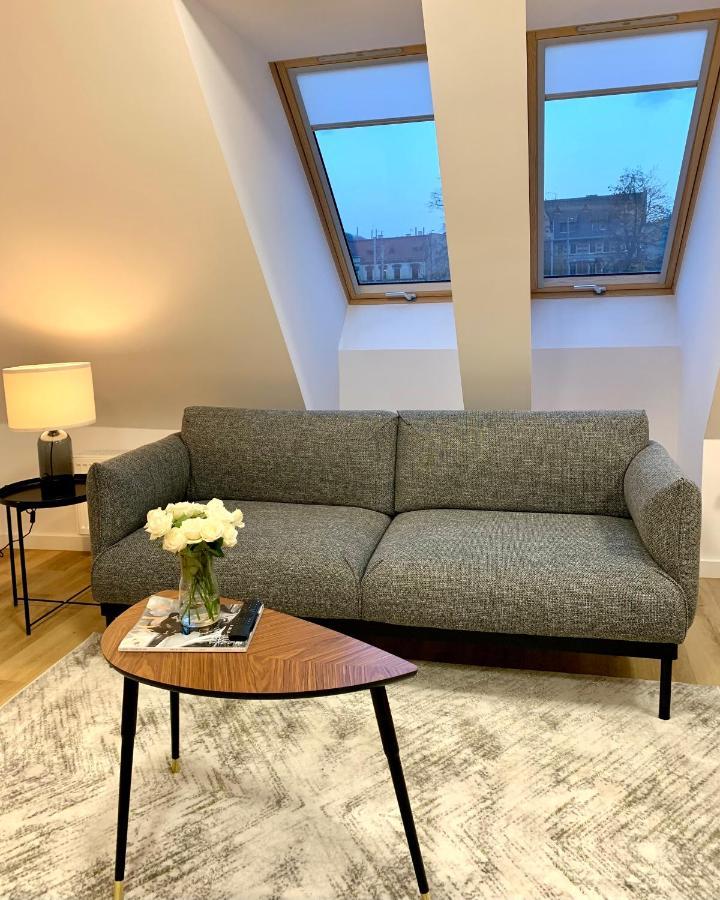 Hotel, Apartament Pod Zlotym Lwem W Samym Centrum Miasta Z Darmowym Parkingiem VII Клодзко Экстерьер фото