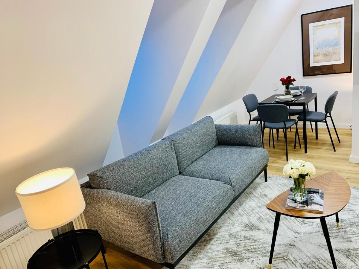 Hotel, Apartament Pod Zlotym Lwem W Samym Centrum Miasta Z Darmowym Parkingiem VII Клодзко Экстерьер фото