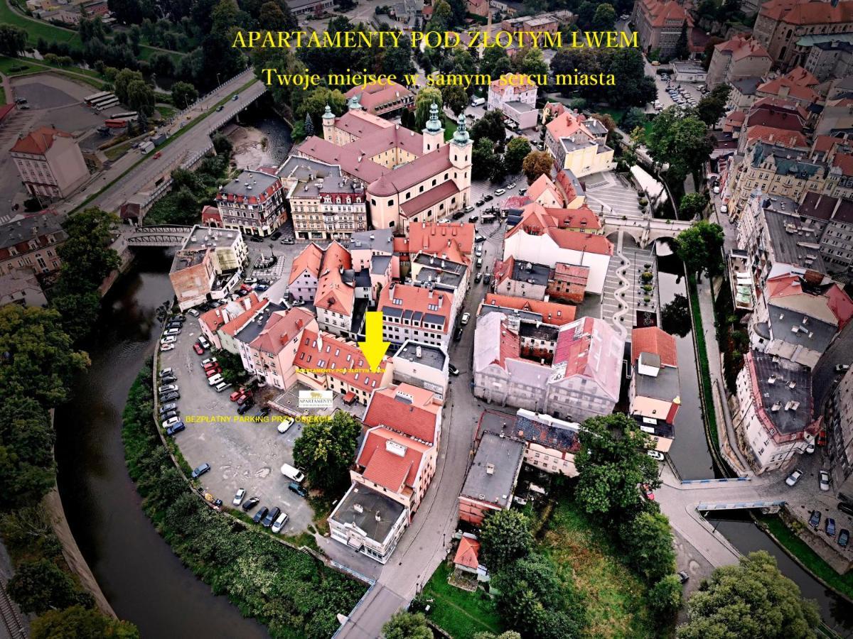 Hotel, Apartament Pod Zlotym Lwem W Samym Centrum Miasta Z Darmowym Parkingiem VII Клодзко Экстерьер фото